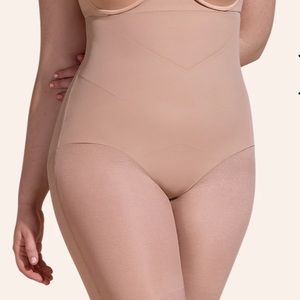 NWT Honeylove Supershort Shapewear in Sand Size 1X